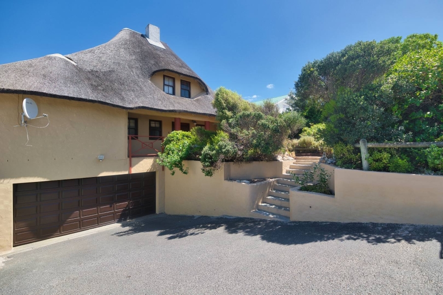 5 Bedroom Property for Sale in De Kelders Western Cape